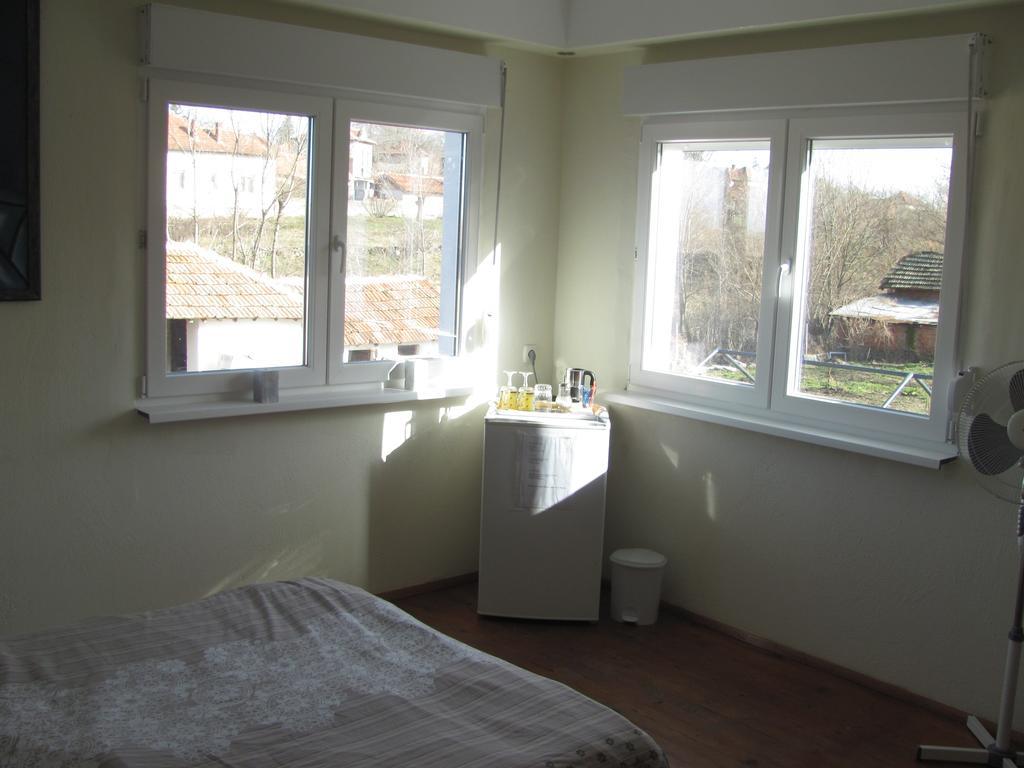 Rogozen B&B ภายนอก รูปภาพ