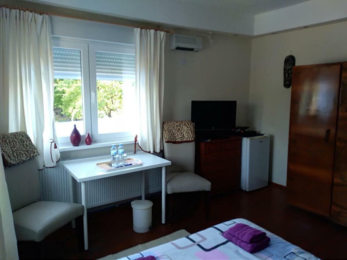 Rogozen B&B ภายนอก รูปภาพ